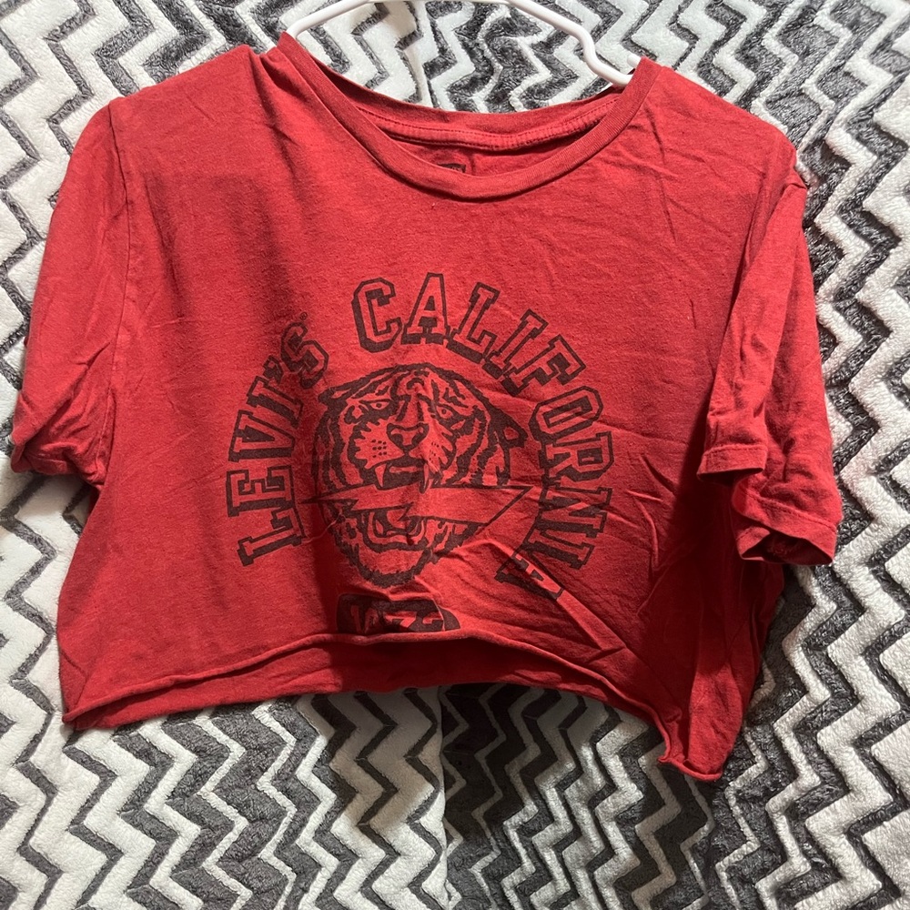 Levi's Red Cropped Graphic Tee with Tiger Logo